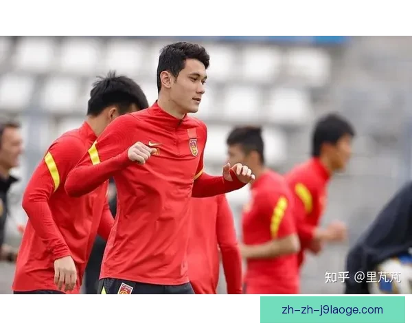中国男足18强赛主场2-1力克印尼迎来首胜,展现强大实力 中国男足18强赛主场2-1力克印尼迎来首胜,展现强大实力